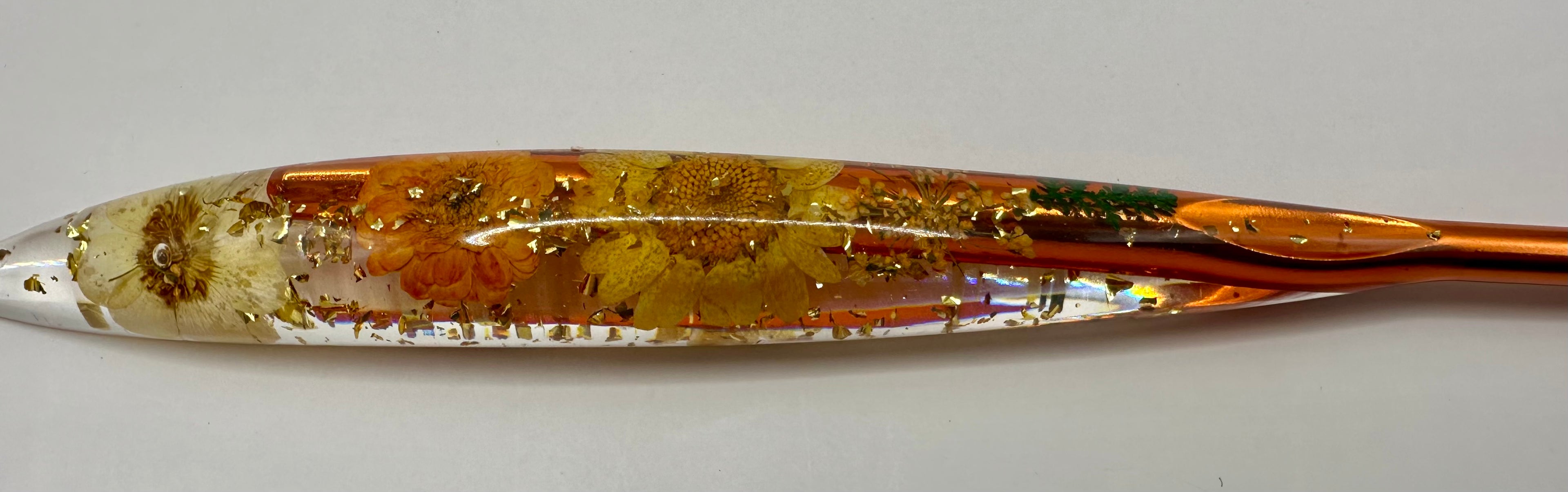 Crochet Hook Elegant Pressed Flower Handle Size 4.5